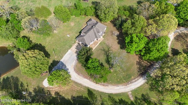 13960 Fairview Road, Byhalia, MS 38611