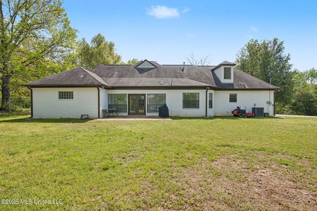 13960 Fairview Road, Byhalia, MS 38611