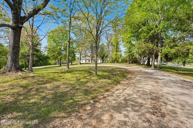 13960 Fairview Road, Byhalia, MS 38611