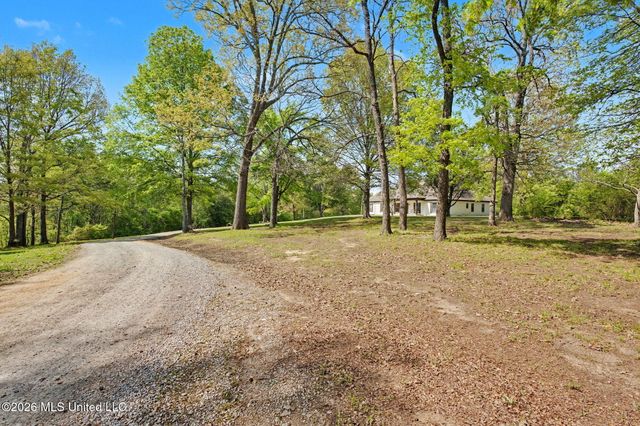 13960 Fairview Road, Byhalia, MS 38611