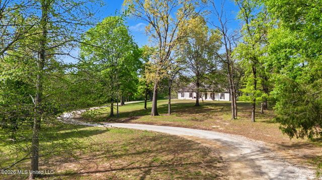 13960 Fairview Road, Byhalia, MS 38611
