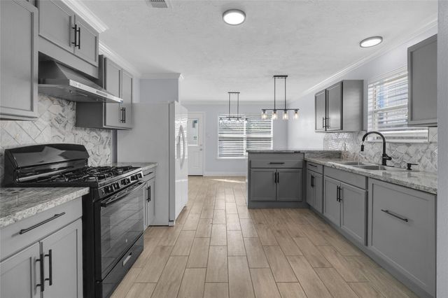11410 Sunburst Falls Drive, Humble, TX 77396