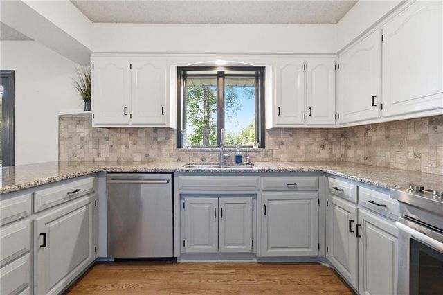 1116 W Hubach Hill Road, Raymore, MO 64083