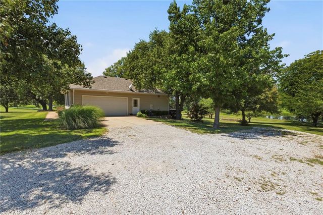 1116 W Hubach Hill Road, Raymore, MO 64083