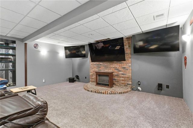 1116 W Hubach Hill Road, Raymore, MO 64083