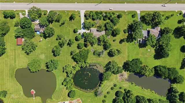 1116 W Hubach Hill Road, Raymore, MO 64083