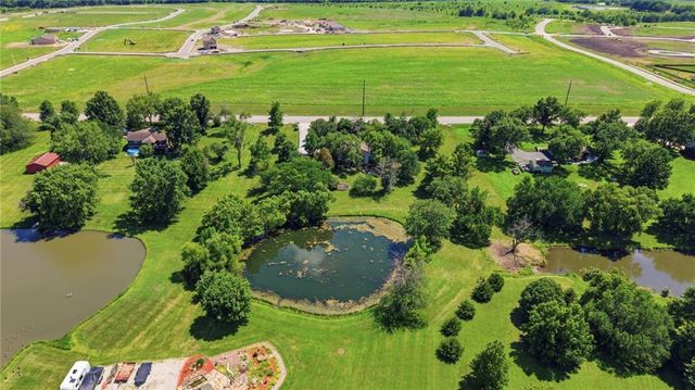 1116 W Hubach Hill Road, Raymore, MO 64083