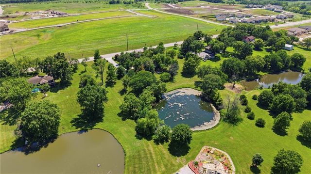 1116 W Hubach Hill Road, Raymore, MO 64083