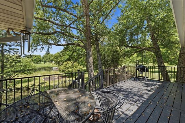 1116 W Hubach Hill Road, Raymore, MO 64083