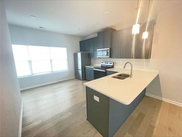 2623 Hedgeway Circle, Kennesaw, GA 30144