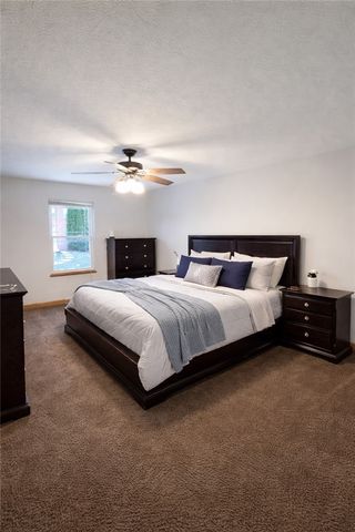 900 Glenwood Ct, Cranberry Twp, PA 16066