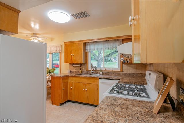 1639 Coventry Road NE, Massillon, OH 44646