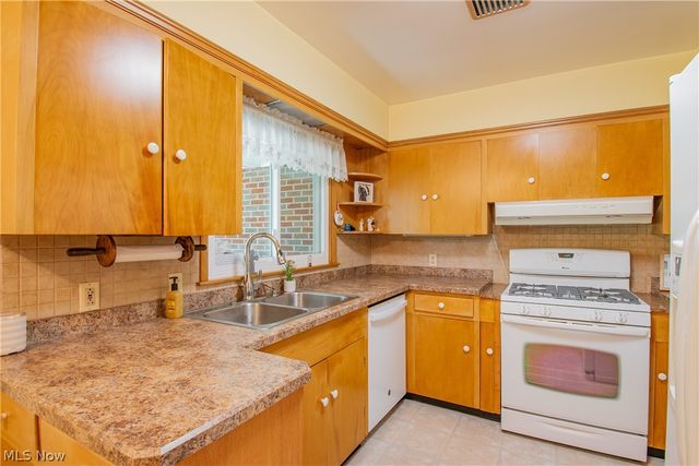 1639 Coventry Road NE, Massillon, OH 44646