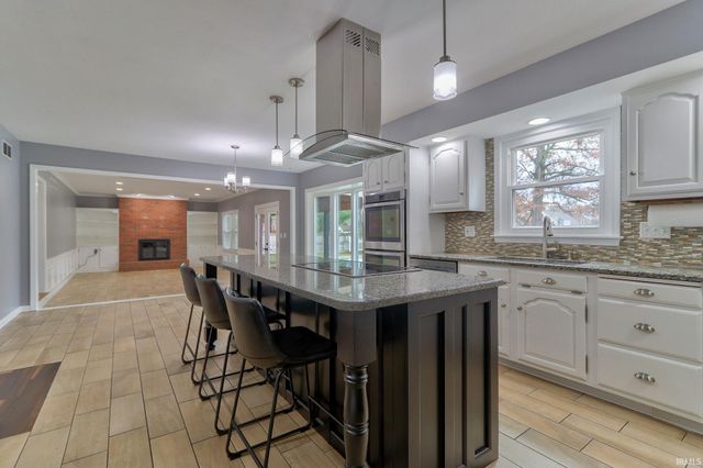 7849 Brookshire Court, Evansville, IN 47715