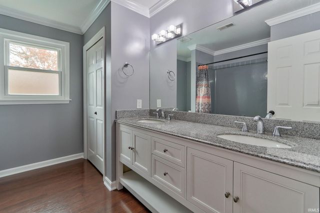 7849 Brookshire Court, Evansville, IN 47715