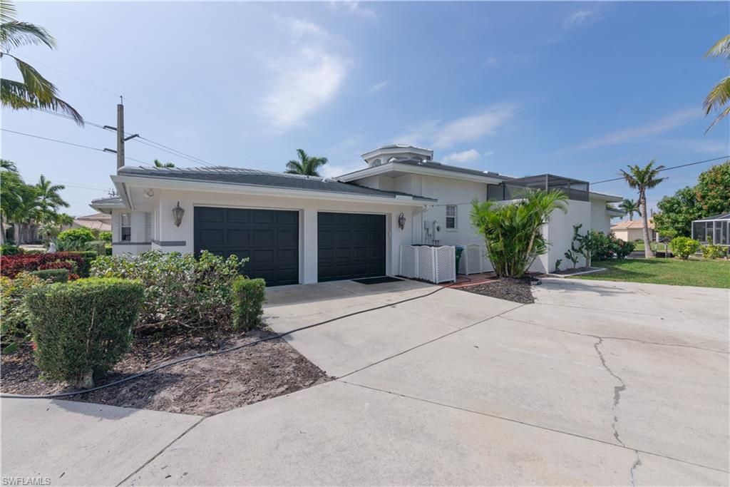 Image 22 of property listing at 2417 Cape Coral PKWY W, Cape Coral, FL 33914