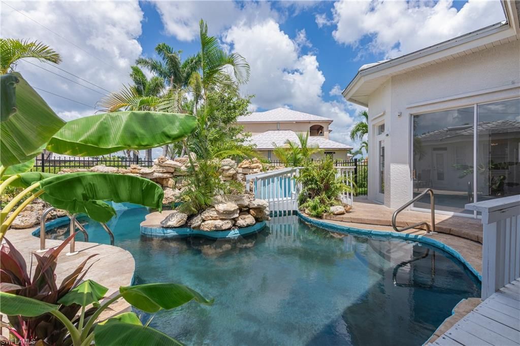 Image 4 of property listing at 2417 Cape Coral PKWY W, Cape Coral, FL 33914