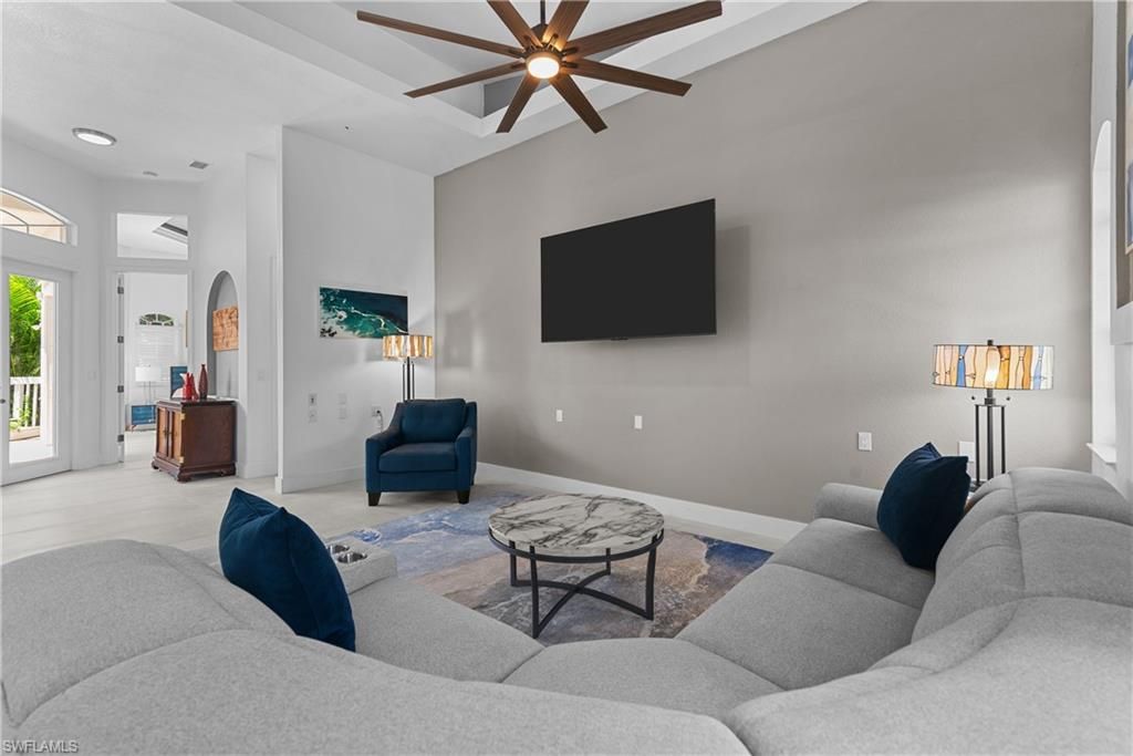 Image 6 of property listing at 2417 Cape Coral PKWY W, Cape Coral, FL 33914