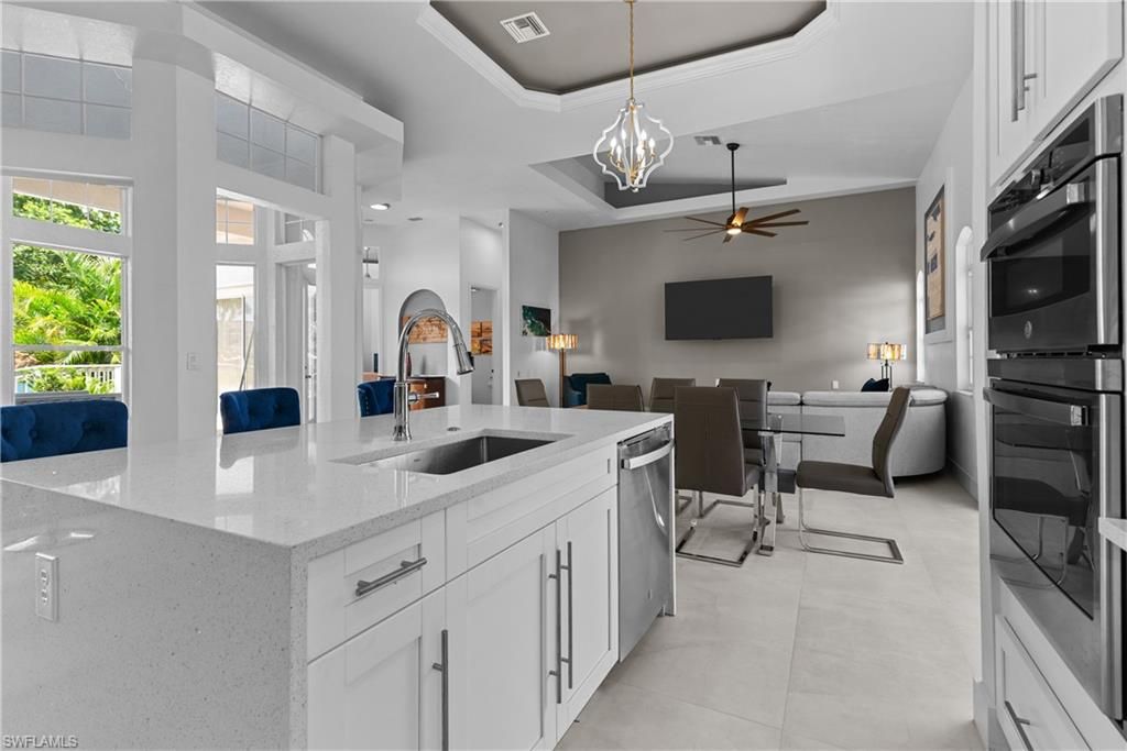 Image 9 of property listing at 2417 Cape Coral PKWY W, Cape Coral, FL 33914