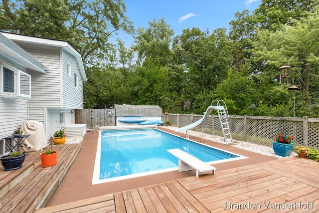 980 Bellewood Drive Se, City Of Kentwood, MI 49508