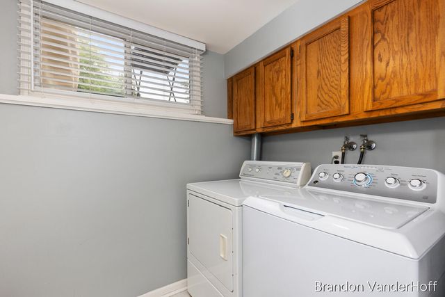 980 Bellewood Drive Se, City Of Kentwood, MI 49508