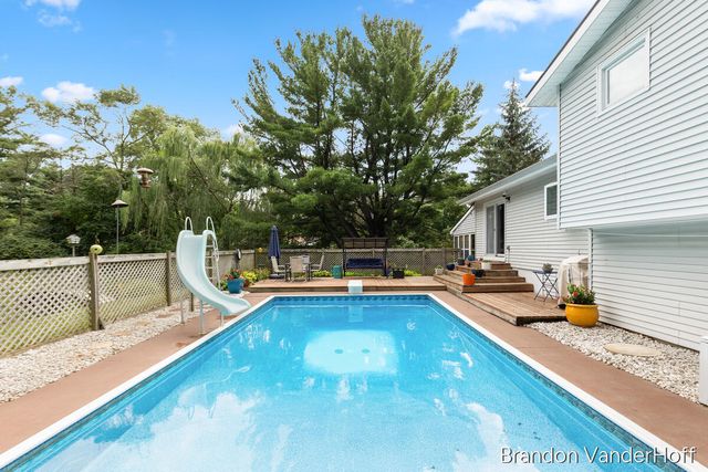 980 Bellewood Drive Se, City Of Kentwood, MI 49508