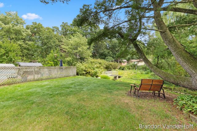 980 Bellewood Drive Se, City Of Kentwood, MI 49508