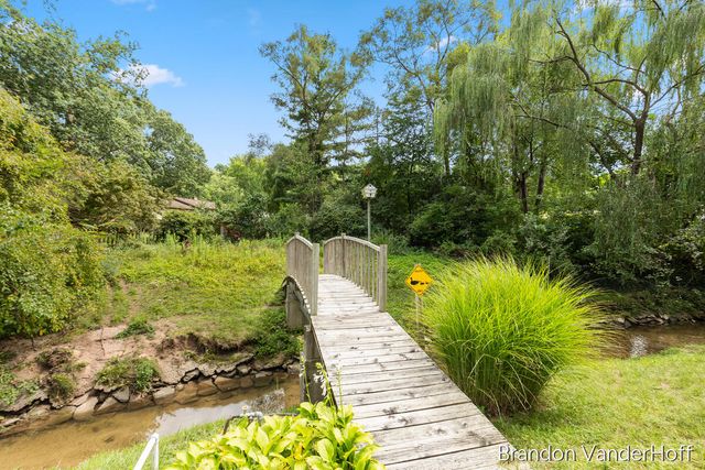 980 Bellewood Drive Se, City Of Kentwood, MI 49508