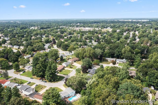 980 Bellewood Drive Se, City Of Kentwood, MI 49508