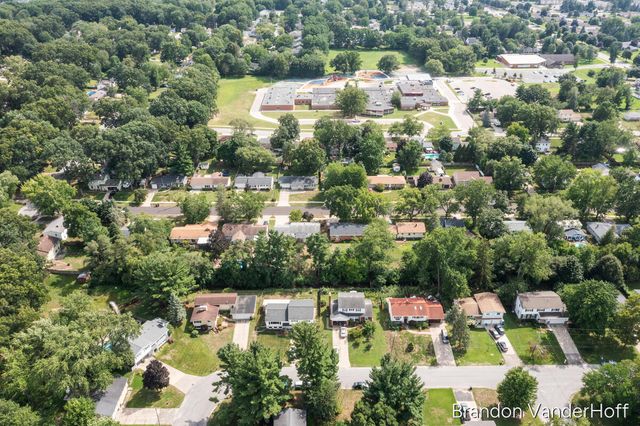 980 Bellewood Drive Se, City Of Kentwood, MI 49508