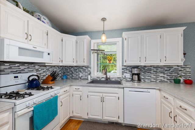 980 Bellewood Drive Se, City Of Kentwood, MI 49508