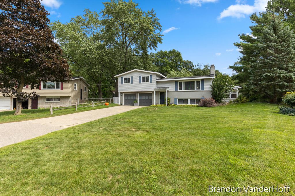 980 Bellewood Drive Se, City Of Kentwood, MI 49508