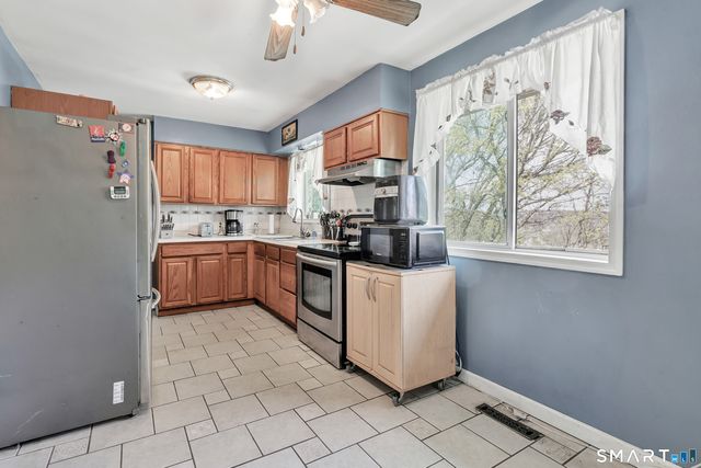 9 Alan Drive, Ansonia, CT 06401