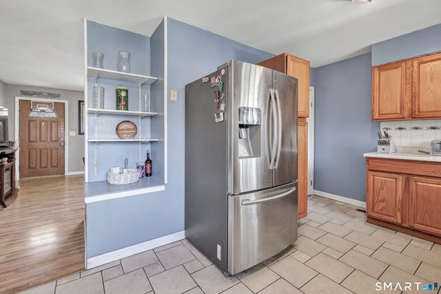 9 Alan Drive, Ansonia, CT 06401