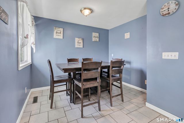 9 Alan Drive, Ansonia, CT 06401