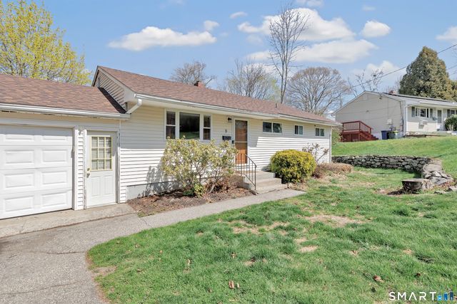 9 Alan Drive, Ansonia, CT 06401