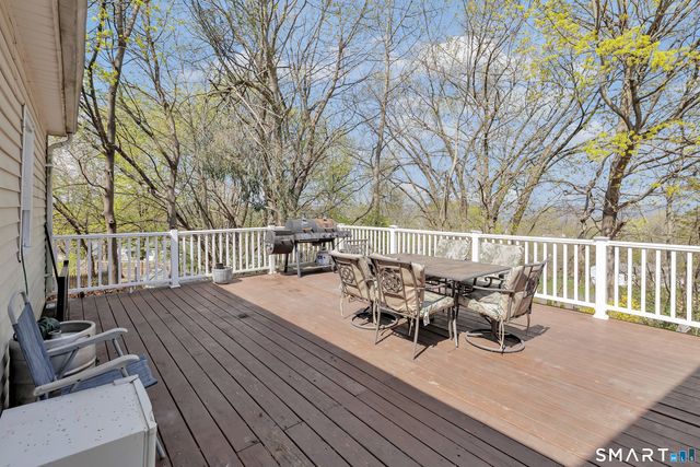 9 Alan Drive, Ansonia, CT 06401