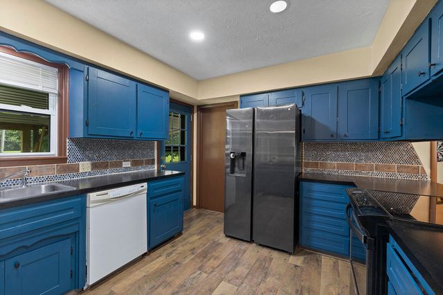 5008 S Cloverdale Lane, Battlefield, MO 65619