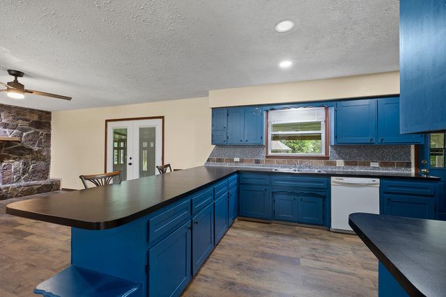 5008 S Cloverdale Lane, Battlefield, MO 65619