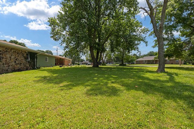 5008 S Cloverdale Lane, Battlefield, MO 65619