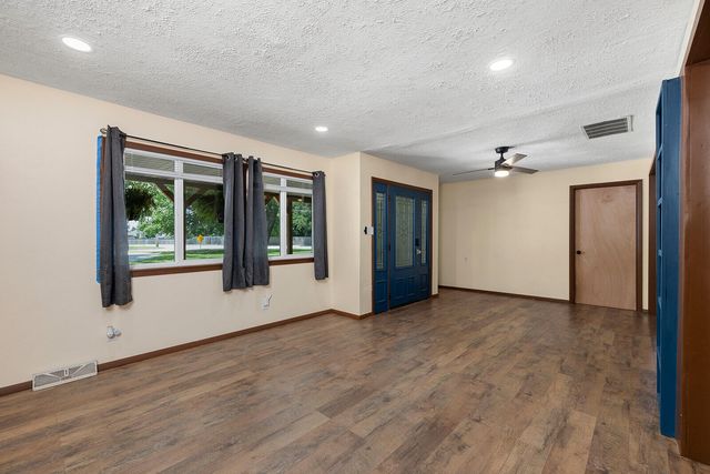 5008 S Cloverdale Lane, Battlefield, MO 65619