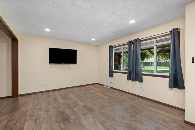 5008 S Cloverdale Lane, Battlefield, MO 65619