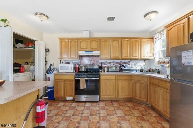 29 22Nd Ave, Paterson City, NJ 07513