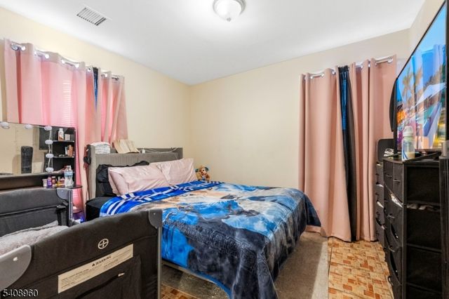 29 22Nd Ave, Paterson City, NJ 07513