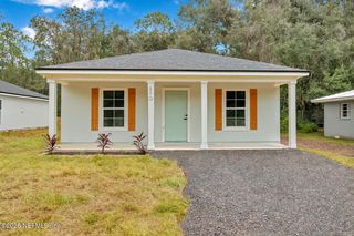 110 BIG APPLE Road, East Palatka, FL 32131