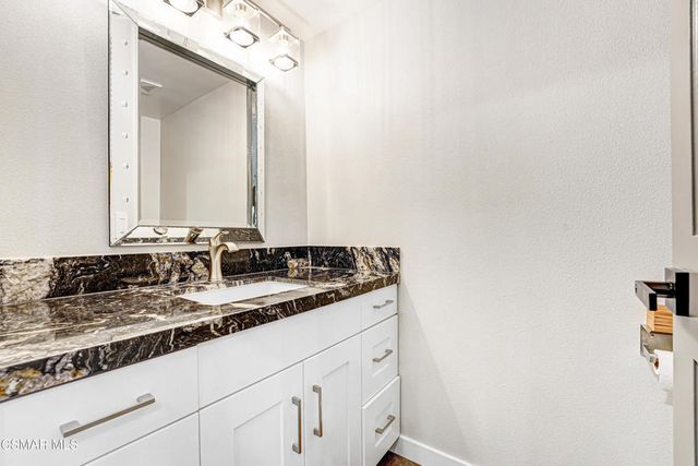 6214 Watertree Court, Agoura Hills, CA 91301