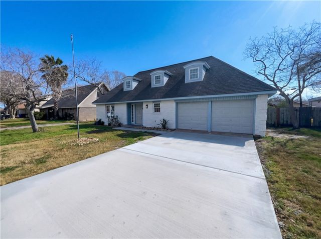 110 Driftwood Dr, Portland, TX 78374