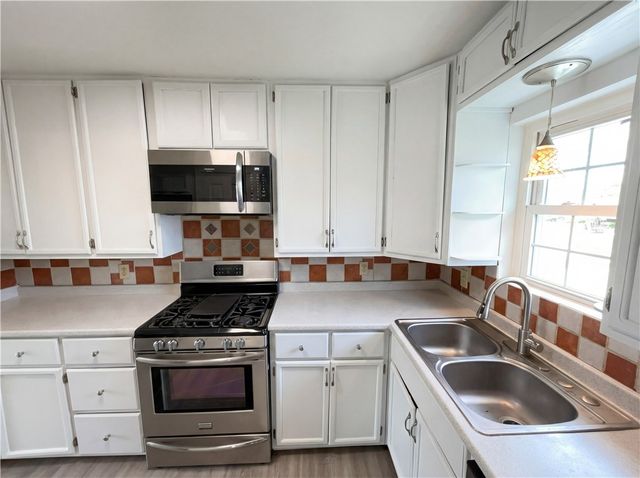 110 Driftwood Dr, Portland, TX 78374