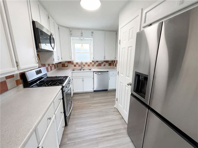 110 Driftwood Dr, Portland, TX 78374