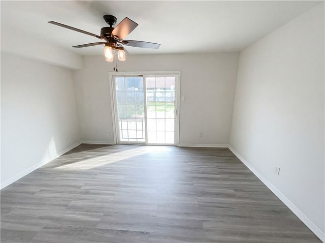 110 Driftwood Dr, Portland, TX 78374